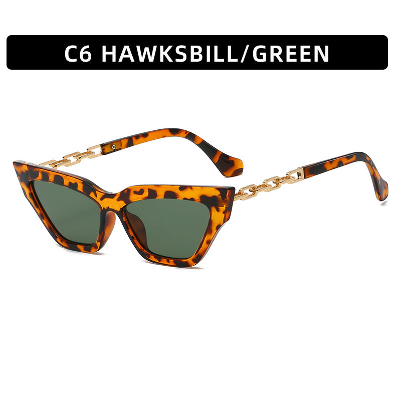 Chic Cat-Eye Sunglasses with Chain Accents