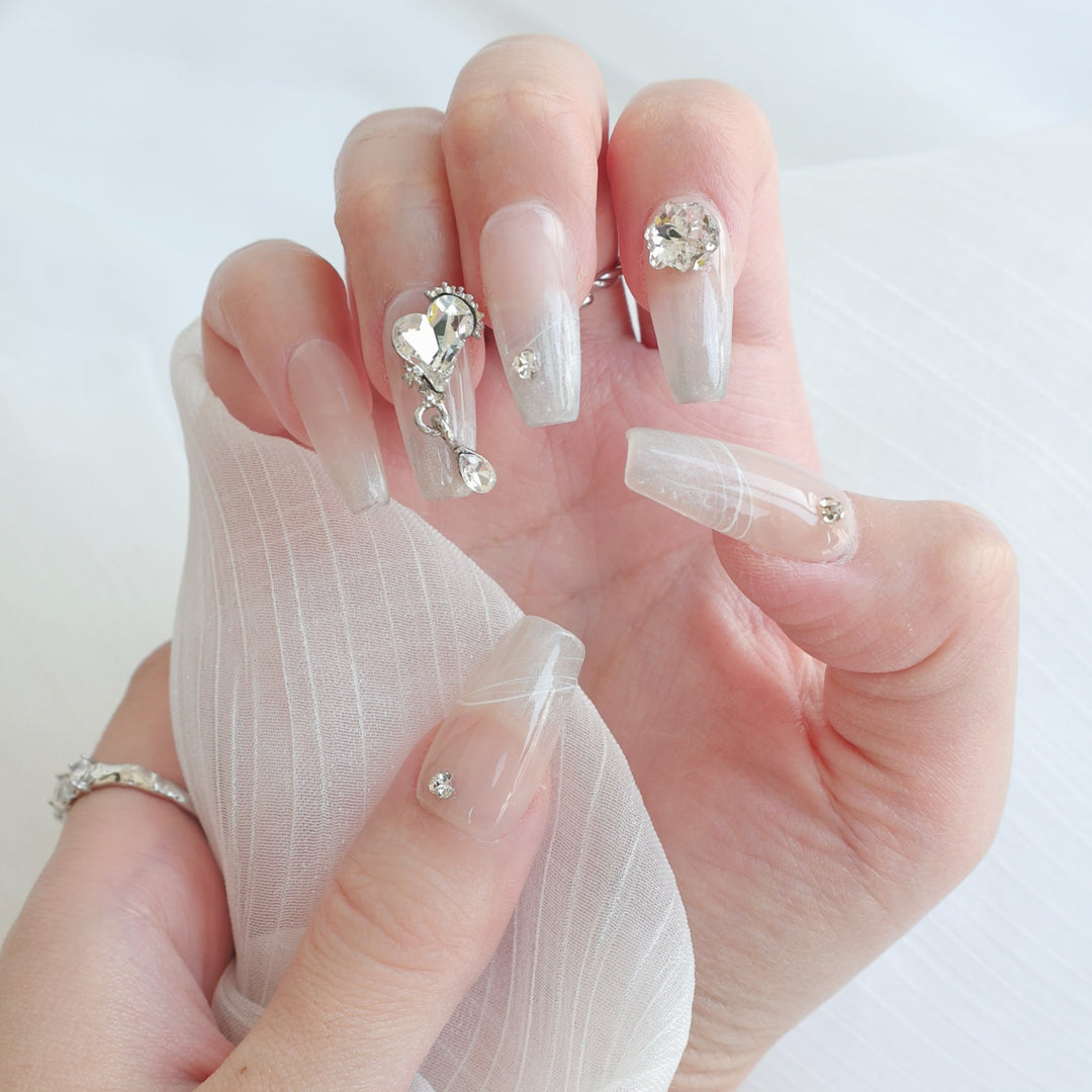 Decorative Press-On Nail Art Set with Floral Accents  1791773215