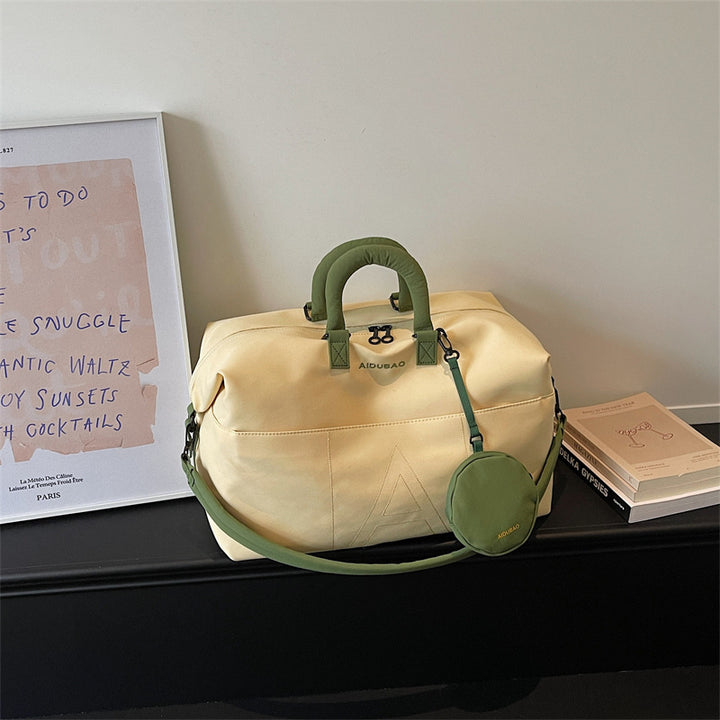 Elegant Travel Bag with Practical Accessories Stornfield