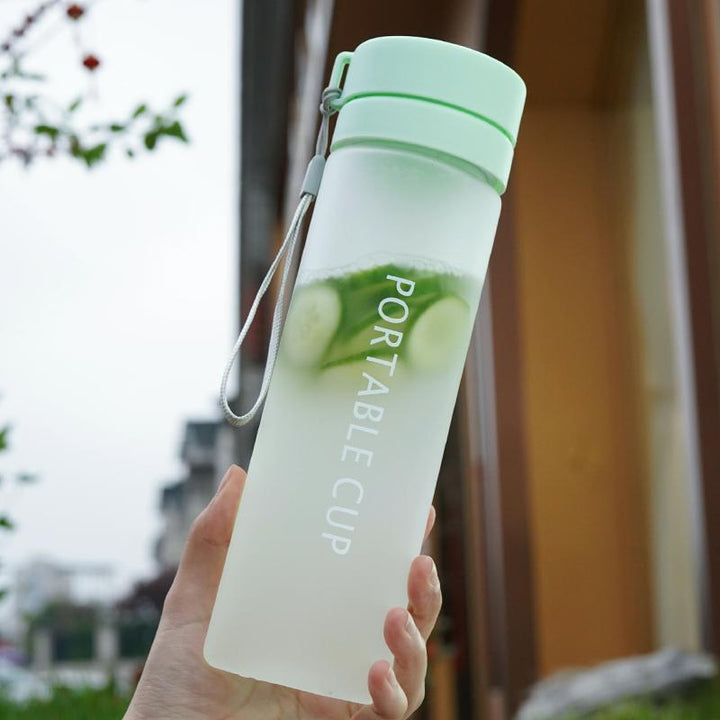 Women's water bottle with innovative lid Stornfield