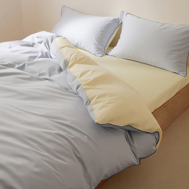 Cotton satin bedding set with fine contrast piping