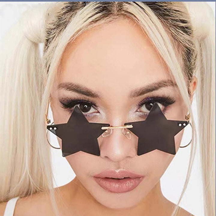 Women striking sunglasses with star-shaped frame and gradient lenses Stornfield