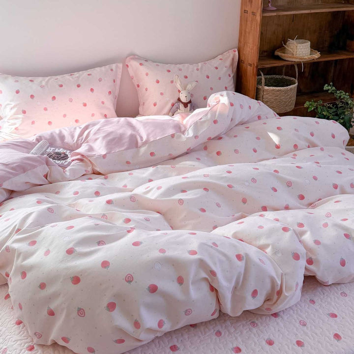Bedding set made of cotton satin with a delicate micro-flower pattern and hidden hotel closure