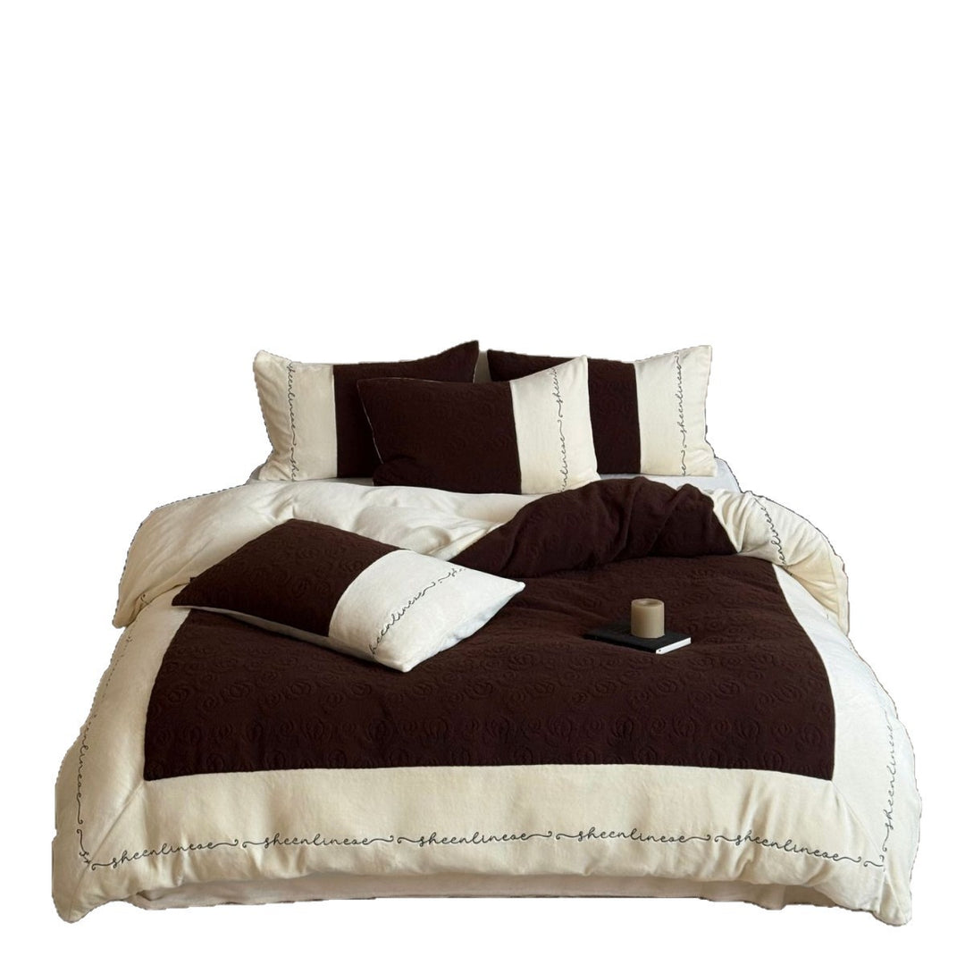 Quilted Cotton Sateen Reversible Duvet Cover Set with Embroidered Script Border