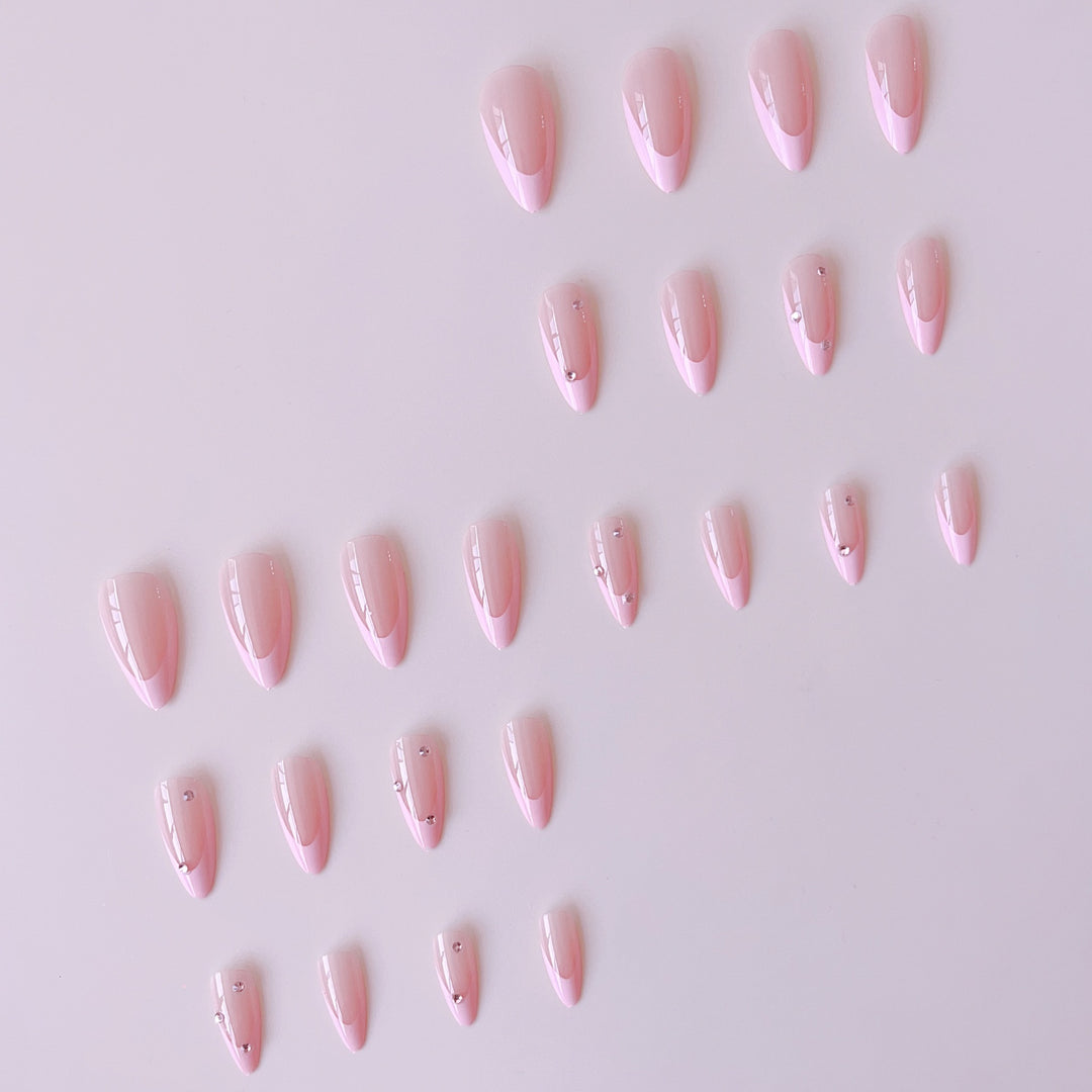 Artificial nail set with elegant glitter accents Stornfield