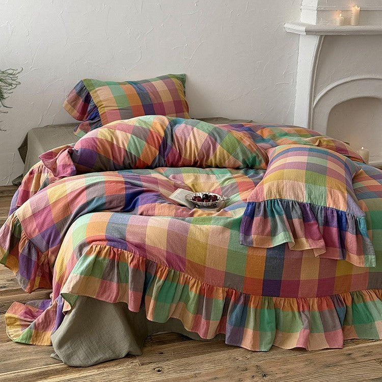 Reversible bedding set made of cotton gauze with Vichy check and decorative ruffle