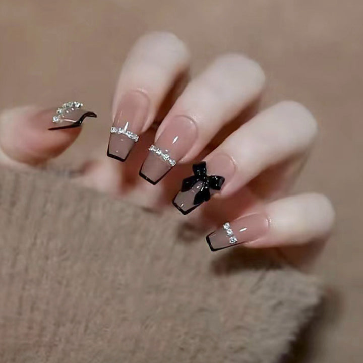 Stylish Press-On Nail Set with Decorative Accents