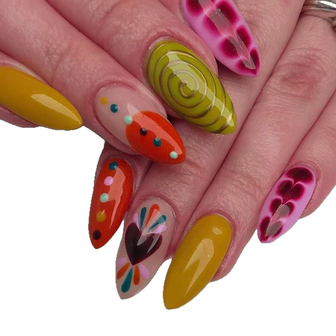 Artificial nails with Lively Design Stornfield