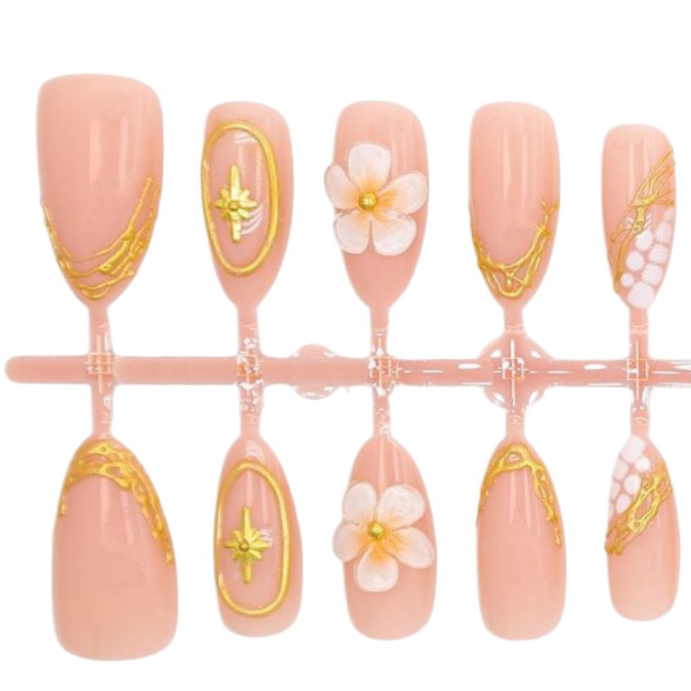 Artificial nail set with elegant flower and gold decorations Stornfield