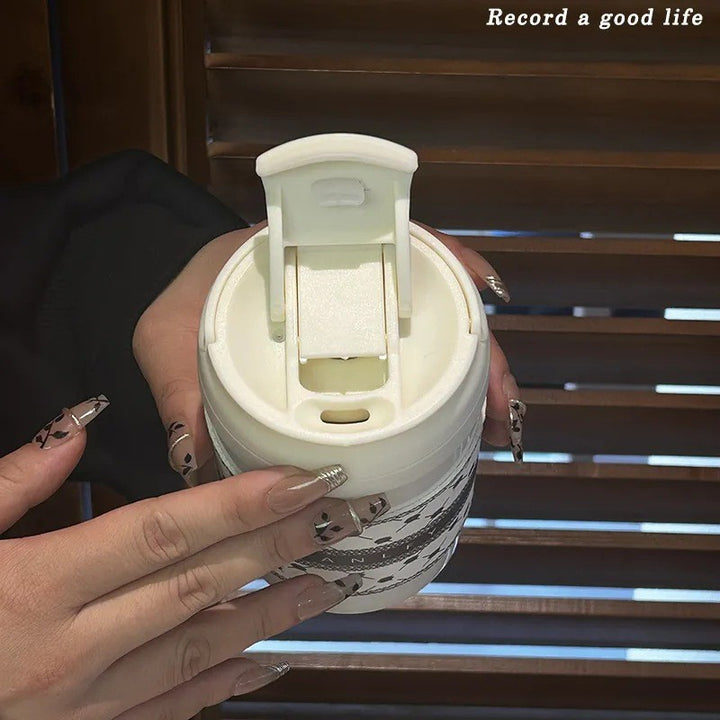 Women’s Insulated Drinking Cup with Practical One-Touch Closure Mechanism Stornfield