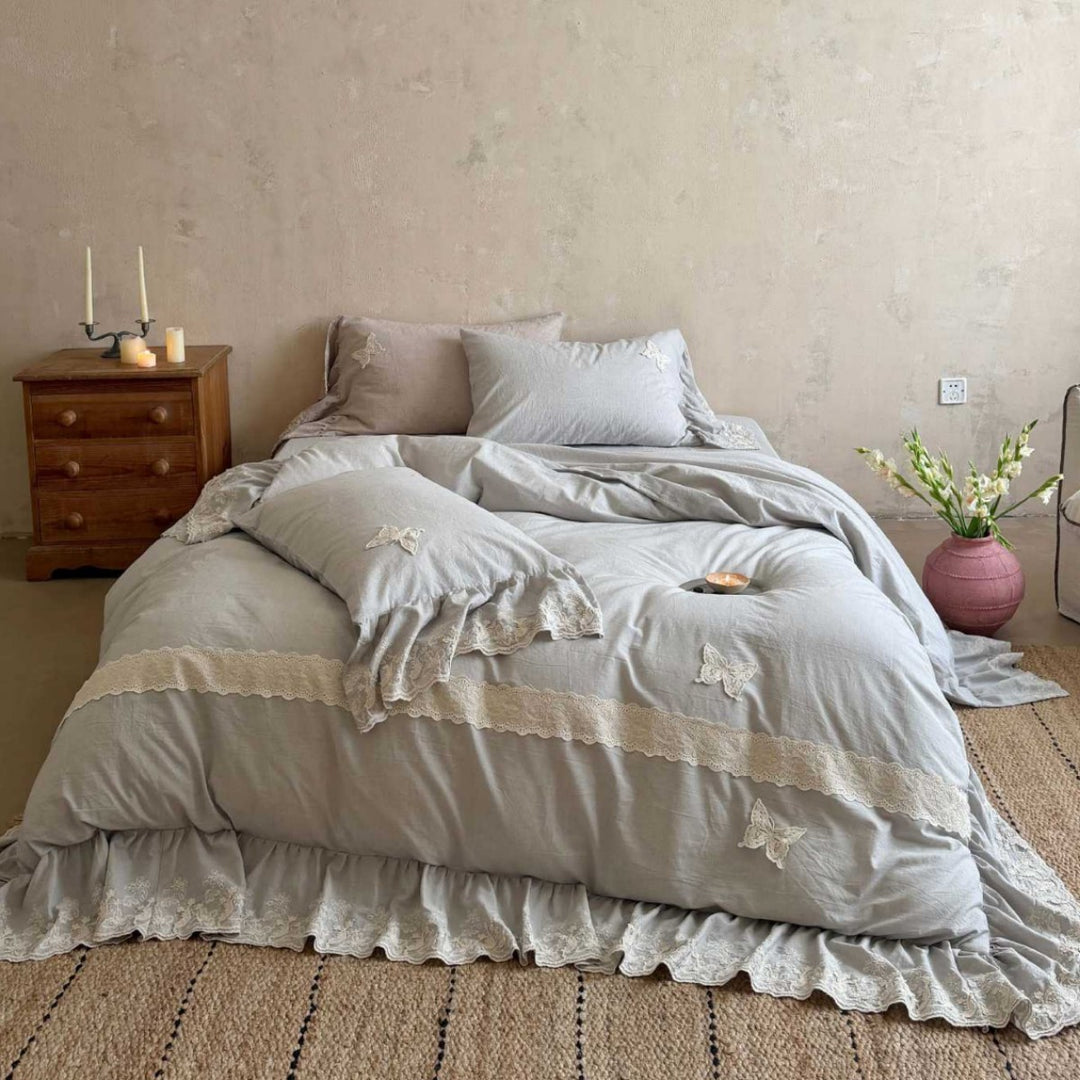 Ruffled Lace-Trimmed Cotton-Linen Duvet Cover Set with Embroidered Butterfly Appliqués