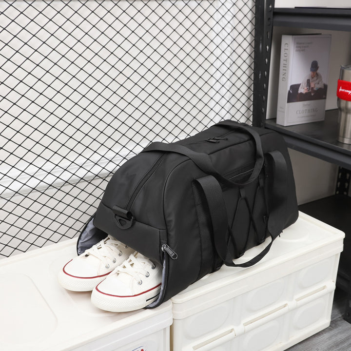 Sporty travel bag with innovative compartment system Stornfield