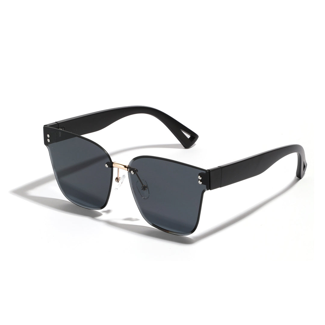 Ladies fashion sunglasses with elegant frame and wide lenses Stornfield