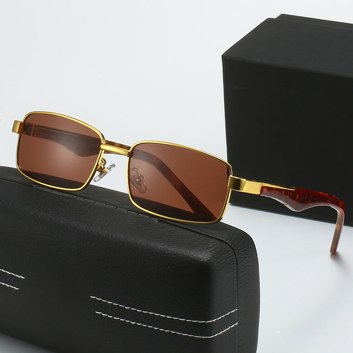 Women's corrective glasses with elegant gold-colored frame and stylish design Stornfield