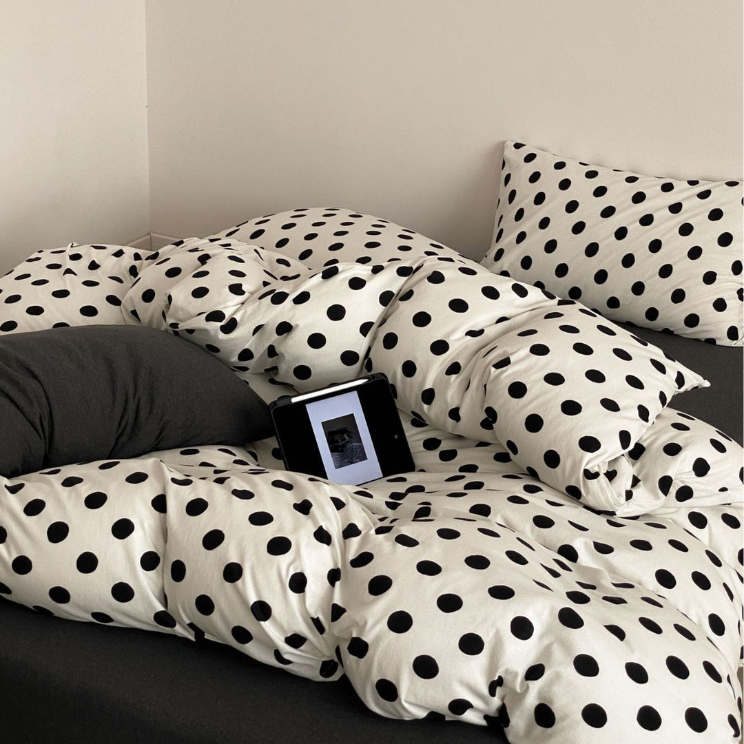 Decorative Cozy Polka Dot Duvet Cover Set Stornfield