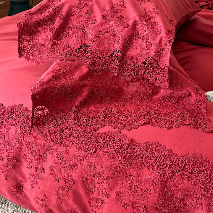 Bedding set made of cotton satin with floral lace embroidery