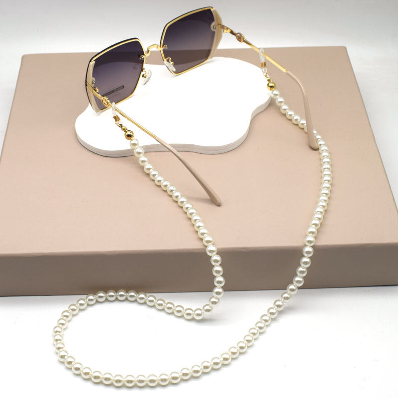 Elegant Pearl Beaded Eyewear Chain Stornfield