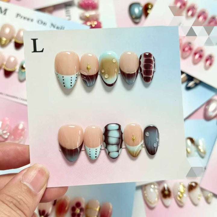 Decorative Handcrafted Press-On Nail Art Set with Beach-Inspired Designs