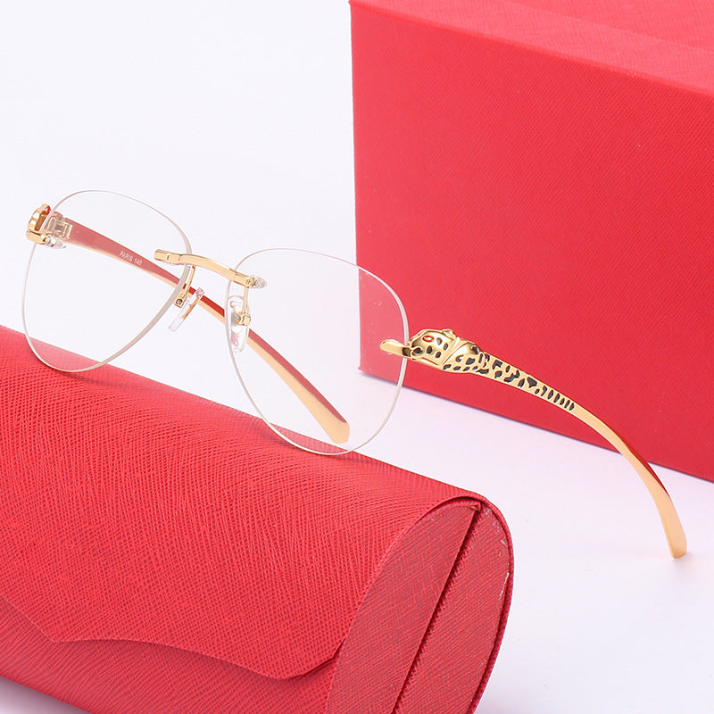Ladies elegant pilot sunglasses with luxurious gold frame and protective lenses Stornfield