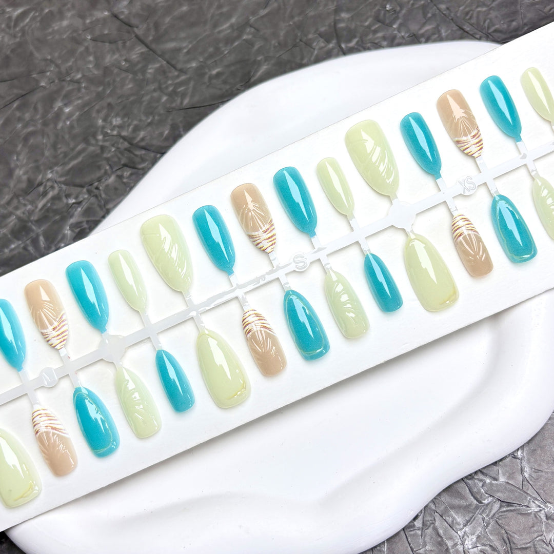 Beach-Inspired Press-On Nail Art Set