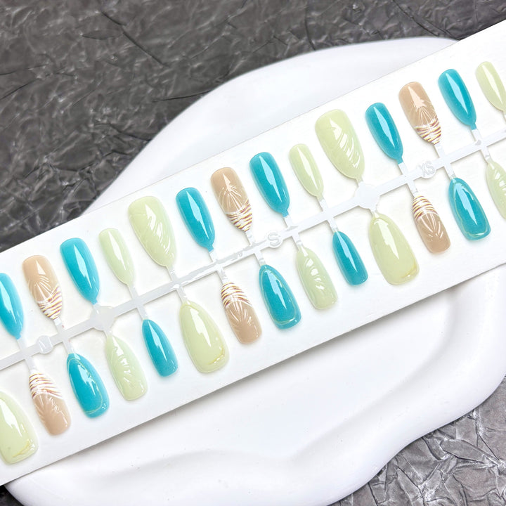 Beach-Inspired Press-On Nail Art Set