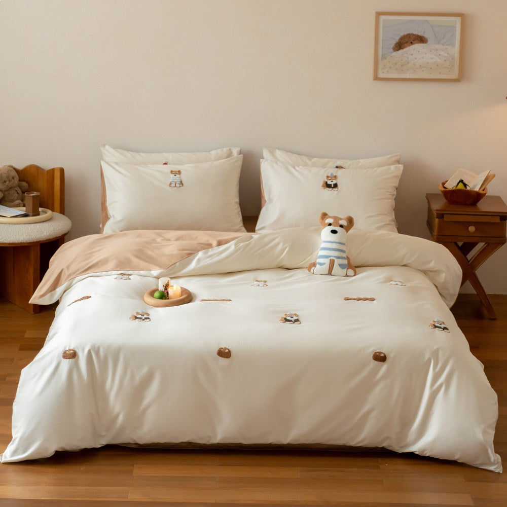 Children's bedding set with embroidered dachshund motifs made of soft cotton satin and reversible function