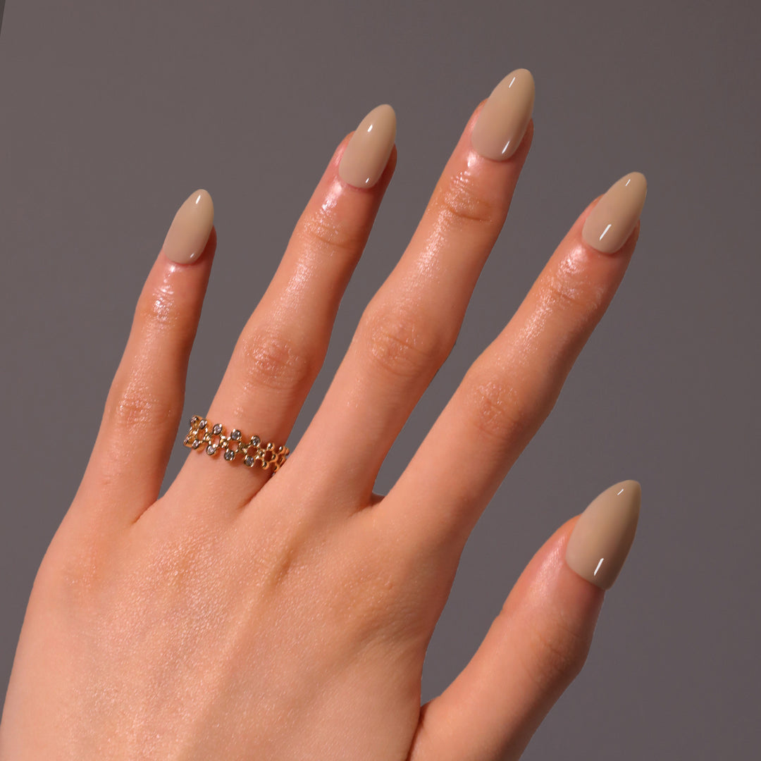 Artificial press-on nails in elegant oval design Stornfield