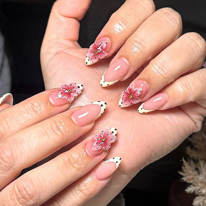 Artfully Designed Press-On Nails Stornfield