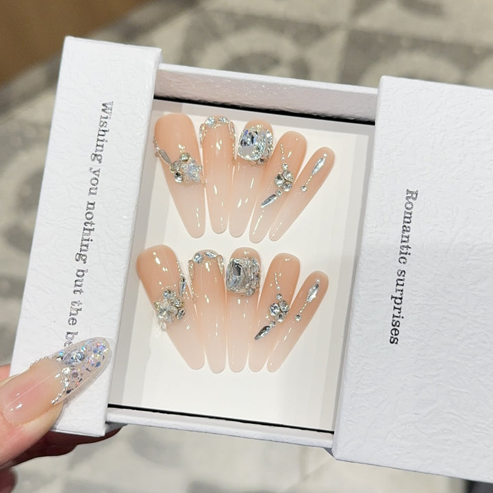 Artificial nails with exclusive rhinestone embellishments Stornfield