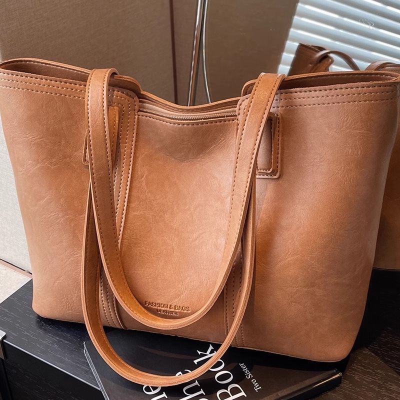 Modern Luxury Handheld Tote Stornfield
