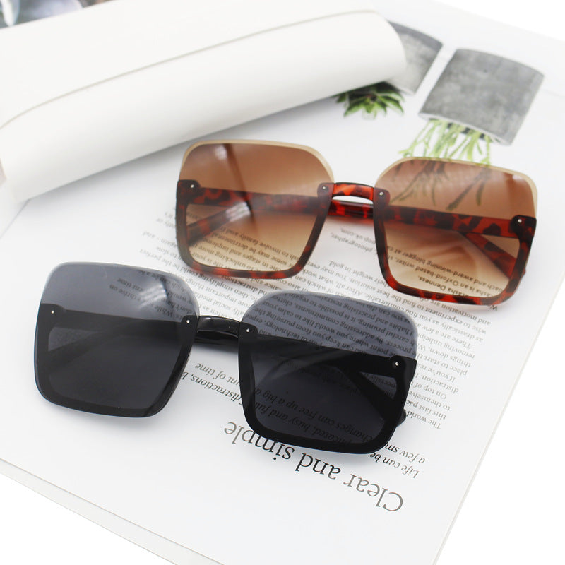 Women’s square sunglasses with extravagant leopard pattern Stornfield