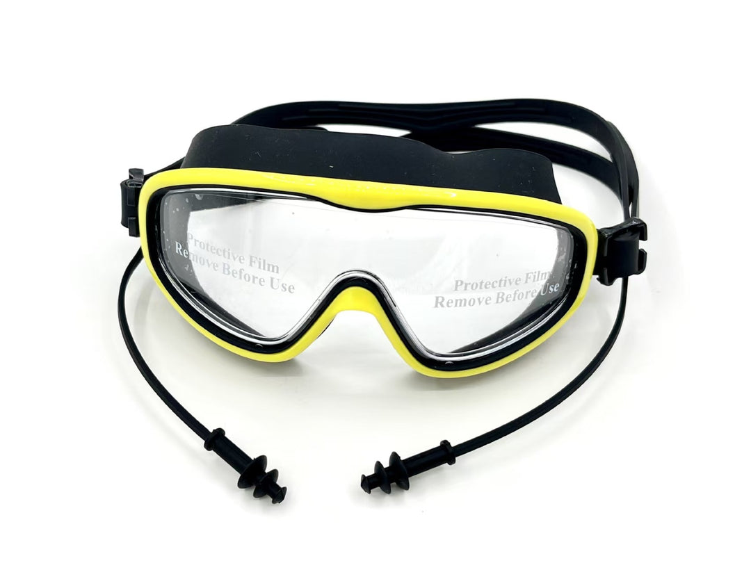 Diving mask with field of vision optimization and anti-fog technology Stornfield