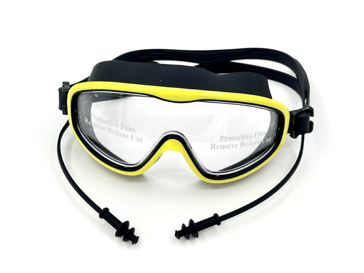 Diving mask with field of vision optimization and anti-fog technology Stornfield