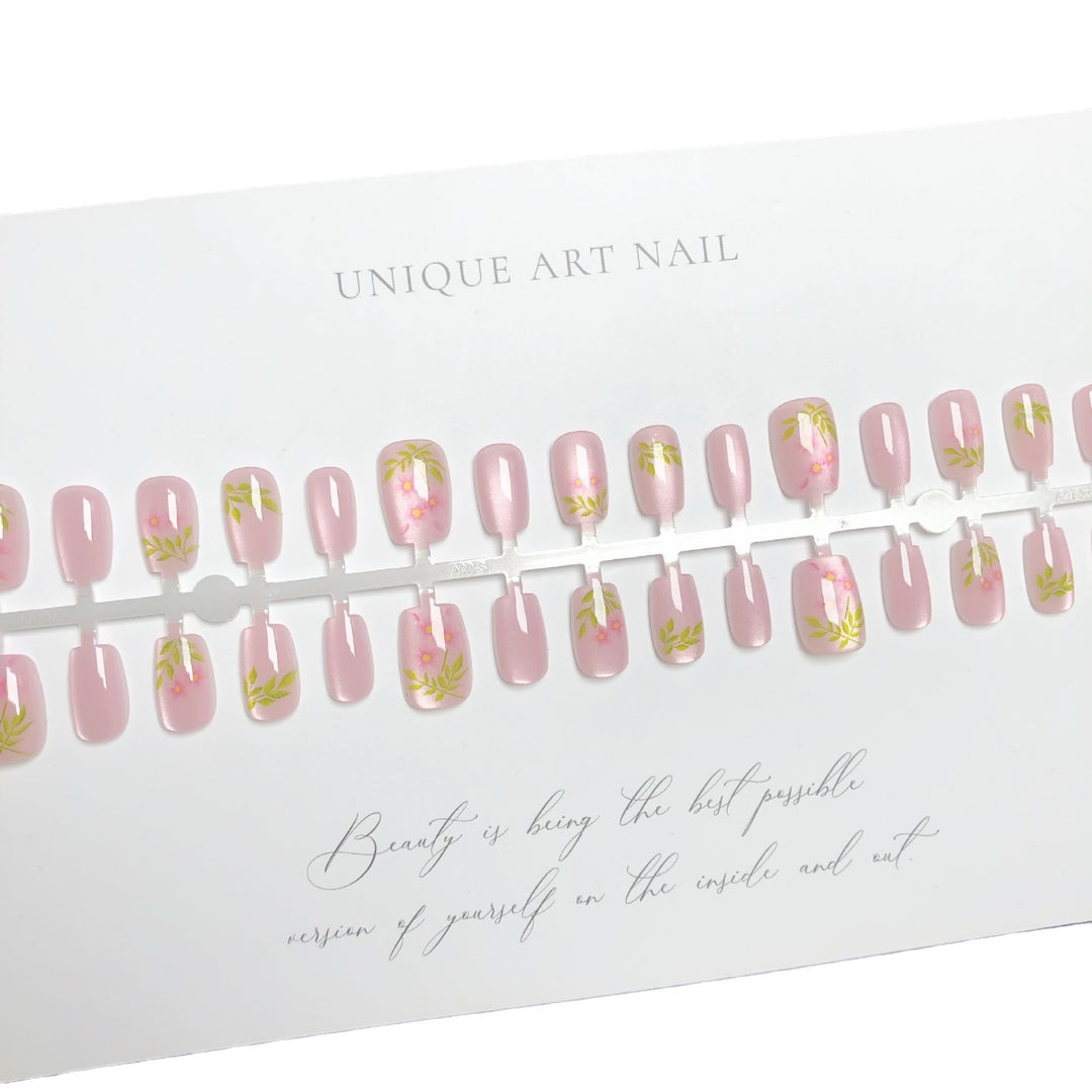 Decorative Floral Design Press-On Nail Set