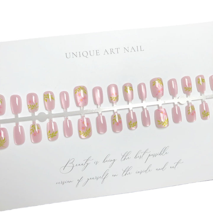 Decorative Floral Design Press-On Nail Set