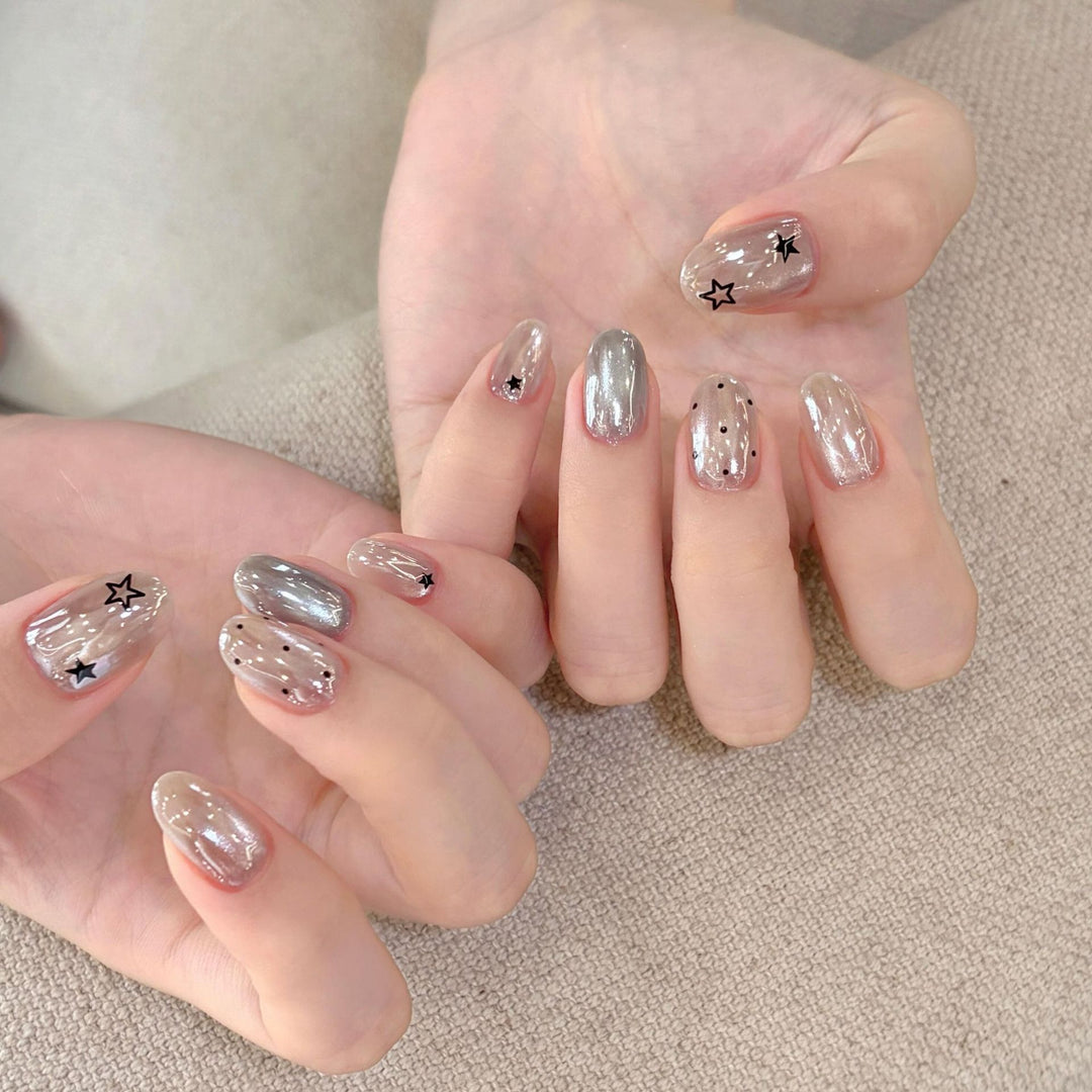 Artificial nails with creative star designs Stornfield