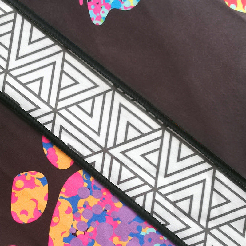Beach towel with striking leopard motif and colorful accents Stornfield