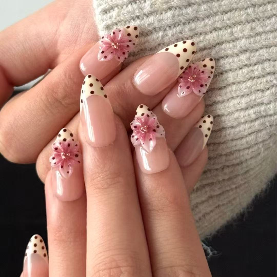 Artistic Floral Design Press-On Nails Set Stornfield