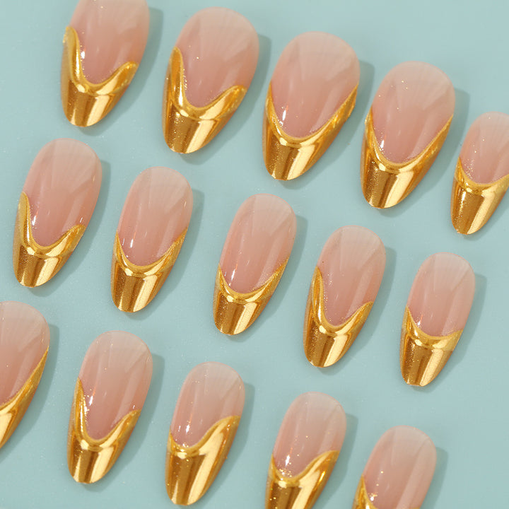 Artificial nails with elegant gold accent Stornfield