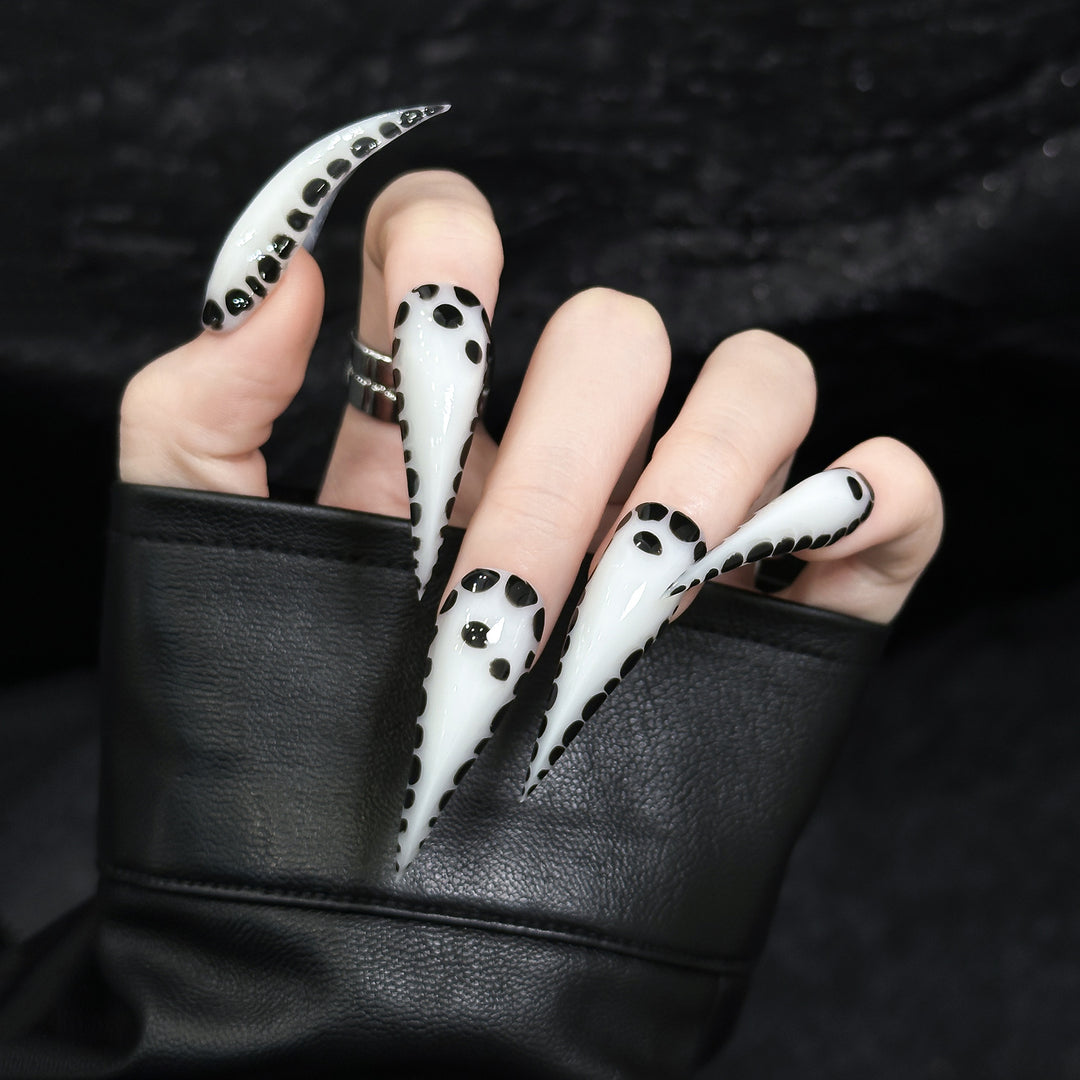 Elegant Stiletto Press-On Nails with Spotty Design
