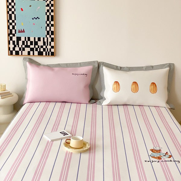 Fitted sheet set with pillowcases