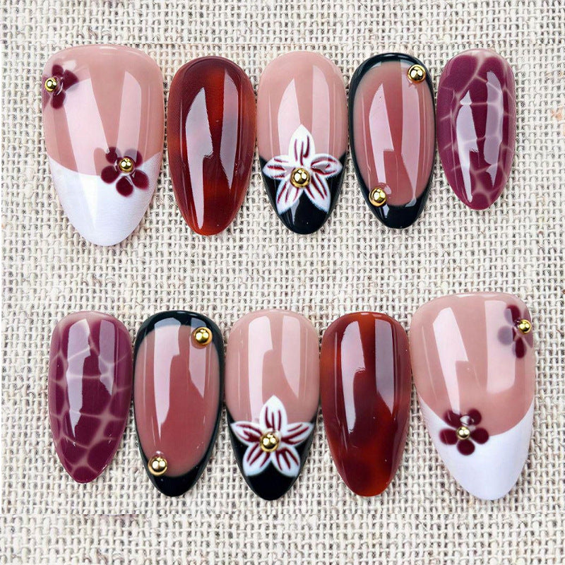 Elegant Floral Patterned Press-On Nail Art Stornfield