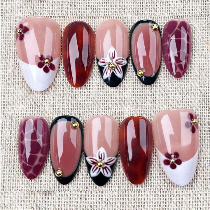 Elegant Floral Patterned Press-On Nail Art Stornfield