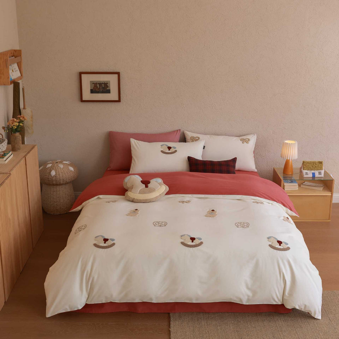 Bedding set with appliquéd cuddly rabbits, ruffle edge and soft cotton blend