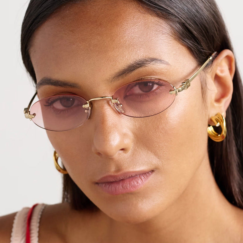 Women's fashion sunglasses with oval frame and elegant accents Stornfield