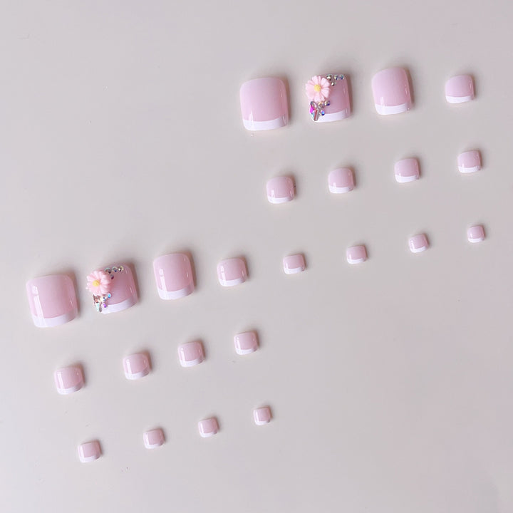 Nail design with floral accents Stornfield