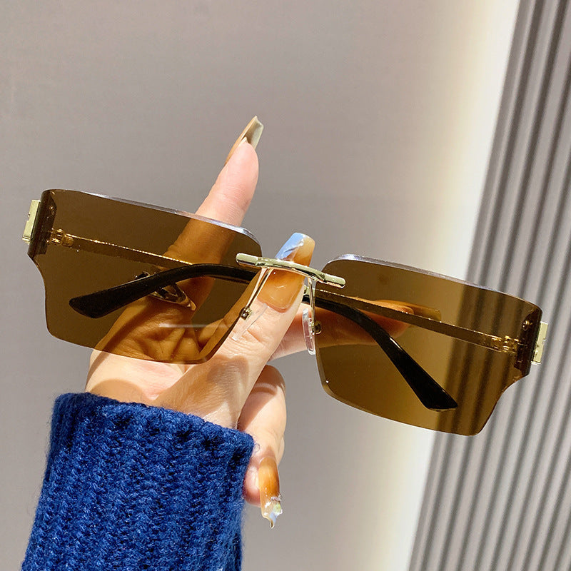 Women's fashionable square sunglasses with luxurious frame and polarized lenses Stornfield