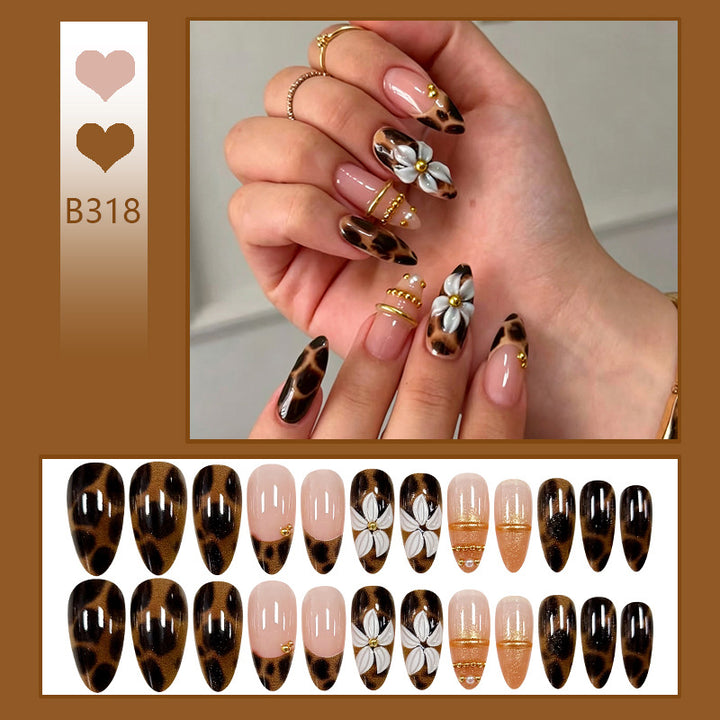 Nail set with elegant animal print and floral appliqués Stornfield