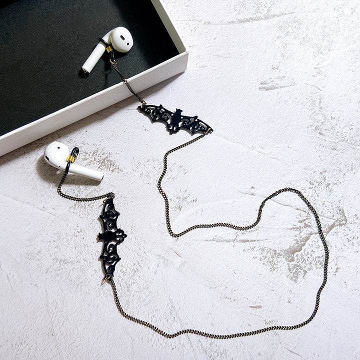 Jewelry holder chain with intricate details Stornfield