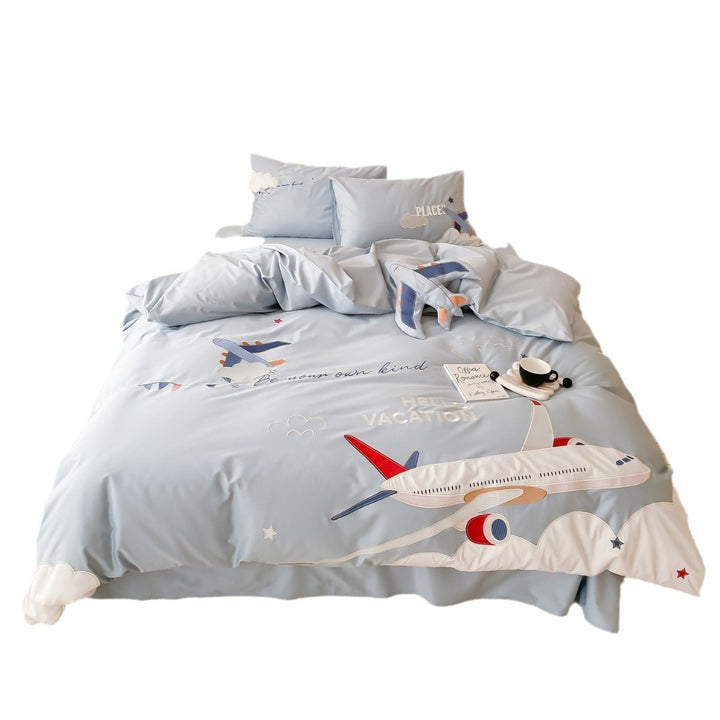 Children's bedding set with playful airplane motif made of cotton satin
